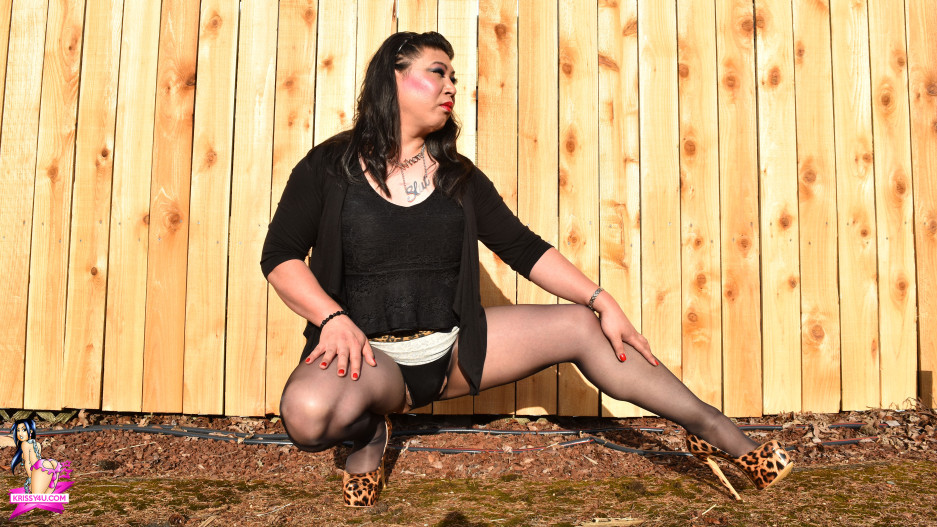 Krissy4u - Fenced And Fierce!